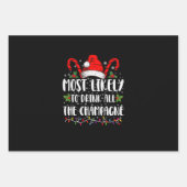 シャンパンの飲み物をすべて飲む可能性が最も高いクリスマス ラッピングペーパーシート (正面)