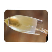 シャンパンを注ぐ マグネット (横)