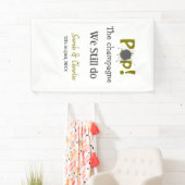 シャンパンを開けよう 私たちはゴールドグレーのカップルだ 横断幕 (インサイチュ)