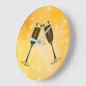 シャンパングラスお祝いオンきらめく金ゴールド ラージ壁時計 (傾斜)