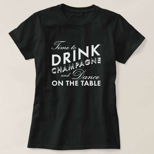 シャンパンブラックTシャツを飲む時間 Tシャツ (デザイン正面)