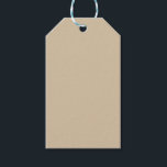 シャンパンベージュ ギフトタグ<br><div class="desc">シャンパンベージュは、ソフトで淡いベージュとライトゴールドのブレンドで、暖かな黄色やピンクの微妙なアンダートーンが加えられています。スパークリングワインの時代を超えた優雅さにインスパイアされたこの色は、贅沢さ、洗練さ、お祝いをイメージさせます。その静かな輝きは、結婚式、企業のイベント、日常の特別な瞬間など、さまざまなシーンで好まれています。

イベントを計画している場合でも、空間をキュレーションしている場合でも、このコレクションは汎用性があり、洗練された美観を提供します。主張しすぎず豊かなシャンパンベージュは、ダスティーローズ、パイングリーン、セージ、ネイビー、ソフトグレーなどと effortless に調和します。

主なトーン：ベージュ、パールゴールド、ライトイエロー
アンダートーン：暖かな黄色またはソフトなブッシュ
全体的なムード：洗練された、暖かな、お祝いの</div>