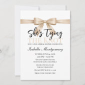 シャンパンリボンの「She's Tying the Knot」テーマ 招待状 (正面)