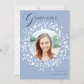 シャンブレブルーホワイトワイルドフラワーリース卒業 案内状 (正面)