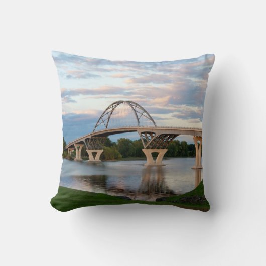 シャンプレーン橋 クッション (正面)