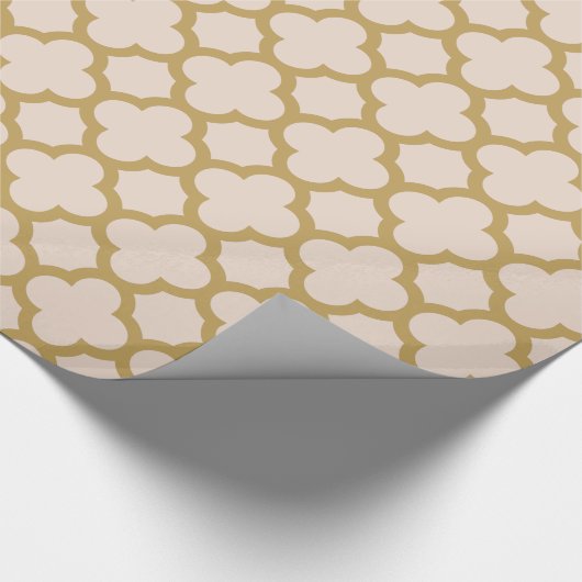 シャンペンのピンクおよび金ゴールド色のクローバーパターン ラッピングペーパー (角)