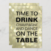 シャンペンの金ゴールドの誕生日の招待状を飲む時間 招待状 (正面/裏面)