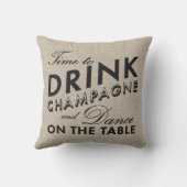 シャンペンを飲む及び屋外の枕を踊る時間 クッション (裏面)
