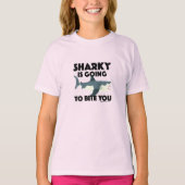 シャーキーが噛み込むデザイン – 女の子の基本 Tシャツ (正面)