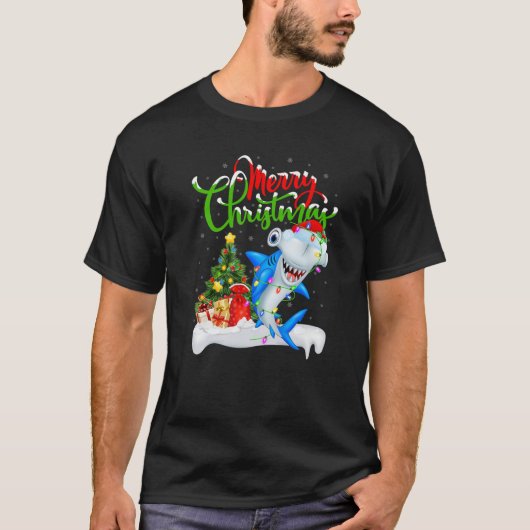シャークおもしろい恋人クリスマス照明ハンマーヘッドシャークC Tシャツ (正面)