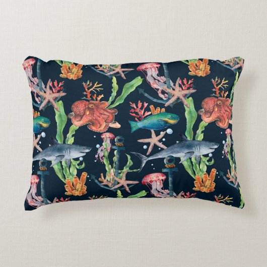 シャークと層状の水彩シームレスパターン アクセントクッション (正面)