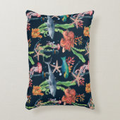 シャークと層状の水彩シームレスパターン アクセントクッション (正面(垂直))