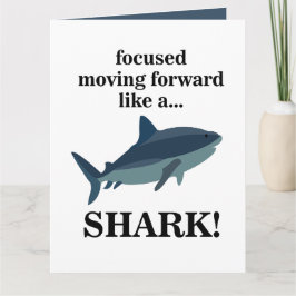 シャークにフォーカスして、まるでシャークのように前進していく カード