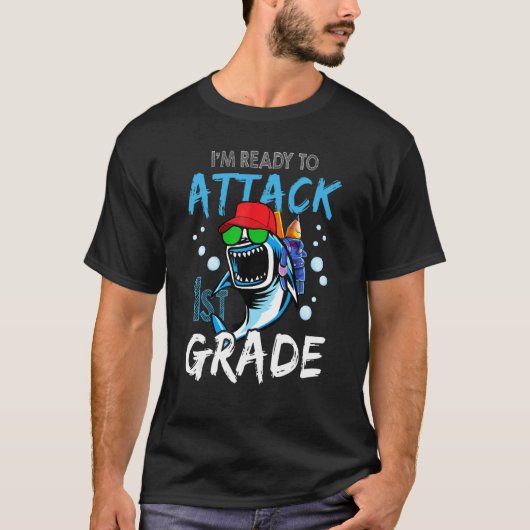 シャークは1年生の少年を学校に戻す準備ができている Tシャツ (正面)
