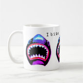 シャークウォーターカラーピンクパープルイラストレーション コーヒーマグカップ (左)