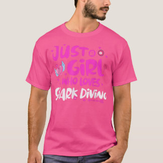 シャークダイビングが大好きな女の子 Tシャツ