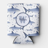 シャークパターン🦈名前+水彩モノグラム 缶クーラー (正面)
