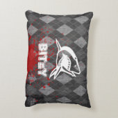 シャークピクトグラムオングランジーブラックアーガイル アクセントクッション (裏面(縦))