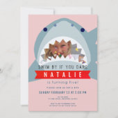 シャークピンク&ネイビーブループールガールフォト誕生日 招待状 (正面)