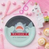 シャークボーイネイビーブループール誕生日紙プレート ペーパープレート (パーティー)