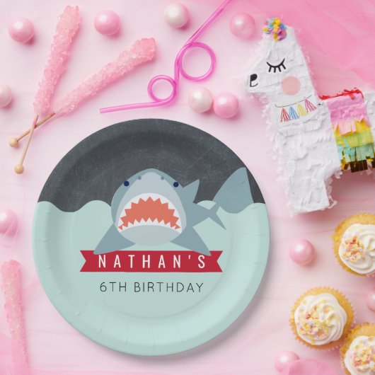 シャークボーイネイビーブループール誕生日紙プレート ペーパープレート (パーティー)