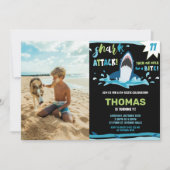 シャーク攻撃誕生日パーティーサメ少年プール写真 招待状 (正面)