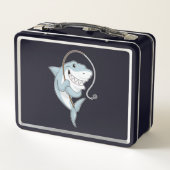 シャーク・アズ・フィッシャーと魚釣り・ロッド メタルランチボックス (裏面)