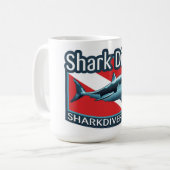 シャーク・ダイバーコーヒーマグ。 コーヒーマグカップ (正面左)