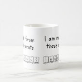 シャードネーワインの周期表の名前のマグ コーヒーマグカップ (中央)