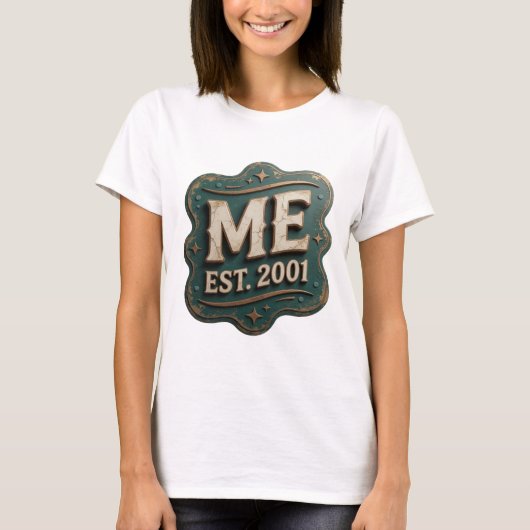 シャープゴールド ME EST 2001 引用デザイン Tシャツ (正面)