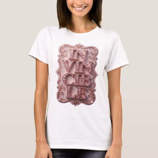 シャープピンクのINVISIBLEプリント Tシャツ (正面)