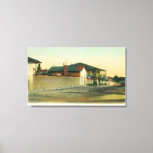 シャーマンとハレックの部屋の外観 キャンバスプリント (正面)