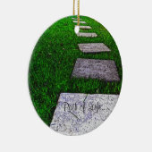 シャーリー・テイラーによるステッピングストーンズ セラミックオーナメント (右)