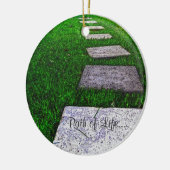 シャーリー・テイラーによるステッピングストーンズ セラミックオーナメント (左)