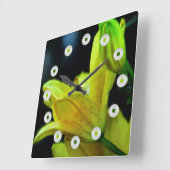 シャーリー・テイラーの風の効果を持つ黄百合 スクエア壁時計 (傾斜)