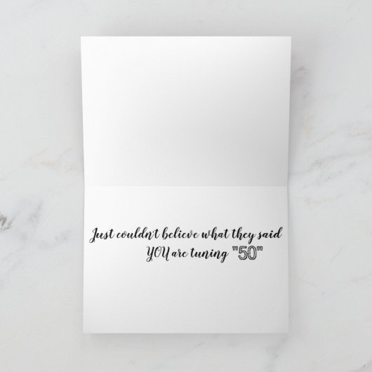 シュナウザーがニュースに驚愕 **50?** カード (内部)