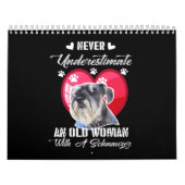 シュナウザーを持つ老婦人を決して過小評価しない カレンダー (カバー)