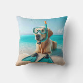 シュノーケルとフリッパーを着たゴールデンレトリバー クッション (裏面)