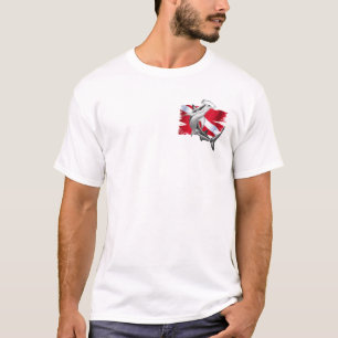 シュモクザメの鮫ダイバーが付いている飛び込みの旗 Tシャツ