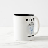 シュートが起こる – パラシュートデザイン ツートーンマグカップ (正面右)