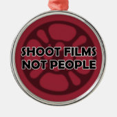 "シュートない人々"のフィルム巻き枠のオーナメント撮影します メタルオーナメント (正面)