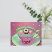 シュールなヴィンテージ ティーカップ & 小さなドーナツ ポストカード (スタンド正面)