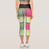 シューレースのピンクとグリーンのファッションアート カプリレギンス (裏面)