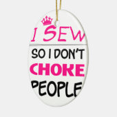 シュー、裁縫女性の愛 セラミックオーナメント (左)