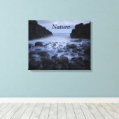 ショアリンキャンバスに沿った小石と海 キャンバスプリント (インサイチュ (ウッドフロア))