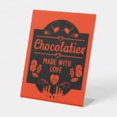 ショコラティエ・メーカー 台座サイン (正面)