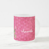 ショッキングピンクのかわいいフクロウのガーリーなパーソナライズ フロストグラスマグカップ (正面右)