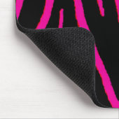 ショッキングピンクのシマウマのプリント マウスパッド (コーナー)