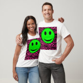 ショッキングピンクのシマウマの緑 Tシャツ (ユニセックス)