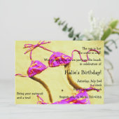 ショッキングピンクのビキニの夏のおもしろいのビーチのパーティーの招待 招待状 (スタンド正面)